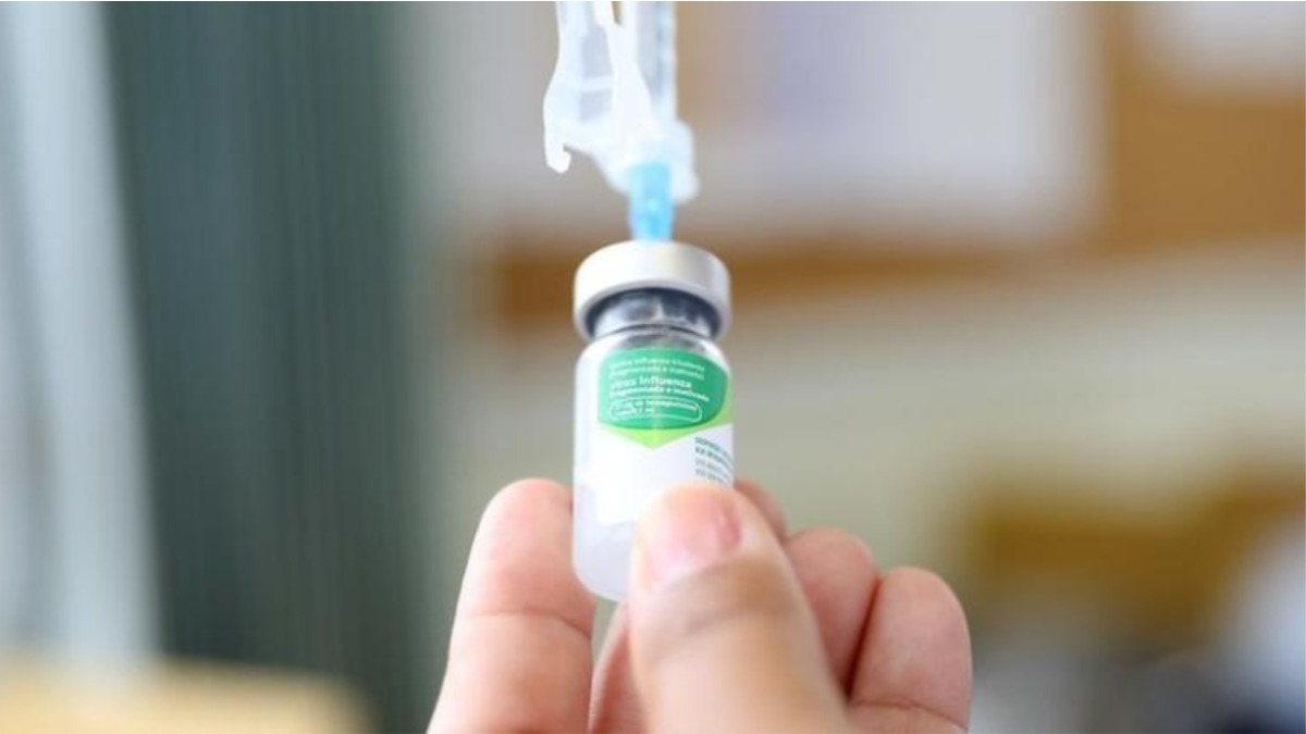 dose de vacina vacinação crianças gripe bh