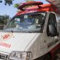 ambulância do samu militares e médica reanimam criança
