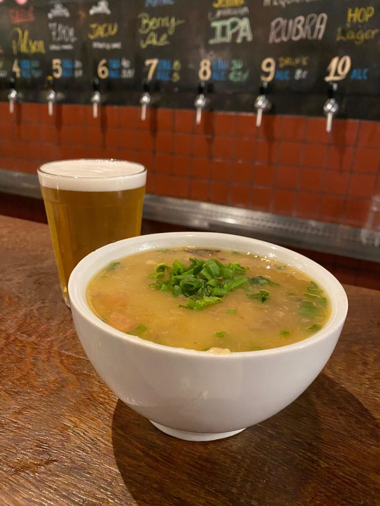 Caldo de Mandioca no Saruê Castelo, que também rola de graça no Saruê Funcionários toda quarta feira.