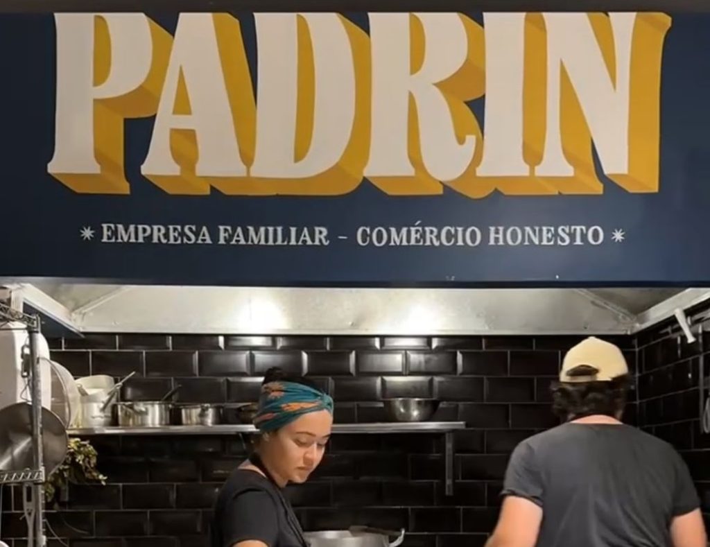 Cozinha do Bar Padrin, melhor bar de 2024 até o momento.