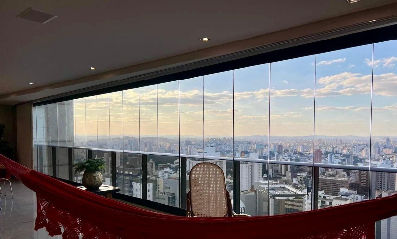 Imóvel à venda no Funcionários (Loft/Divulgação)