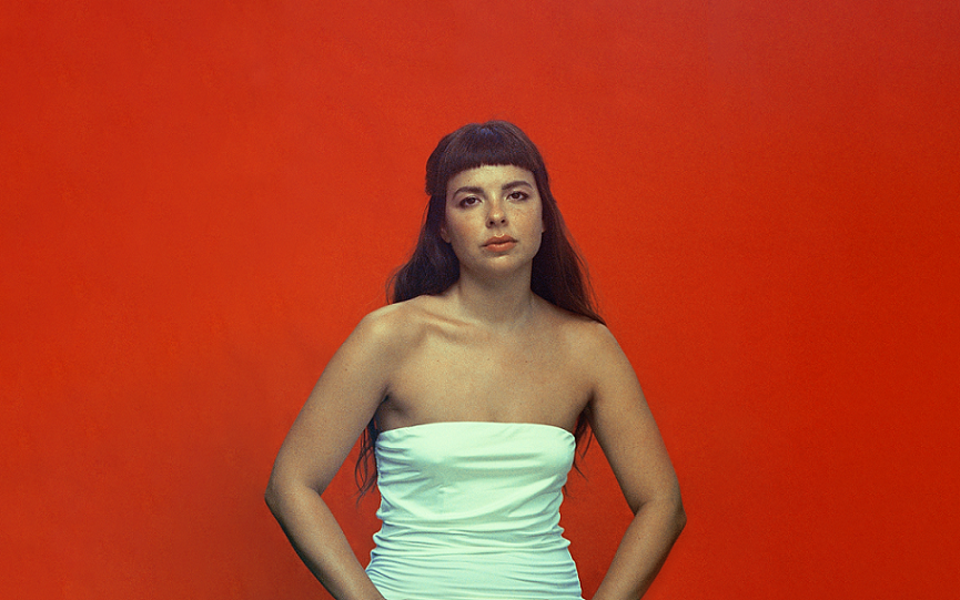 Cantora Julia Mestre (Elisa Maciel/Divulgação)