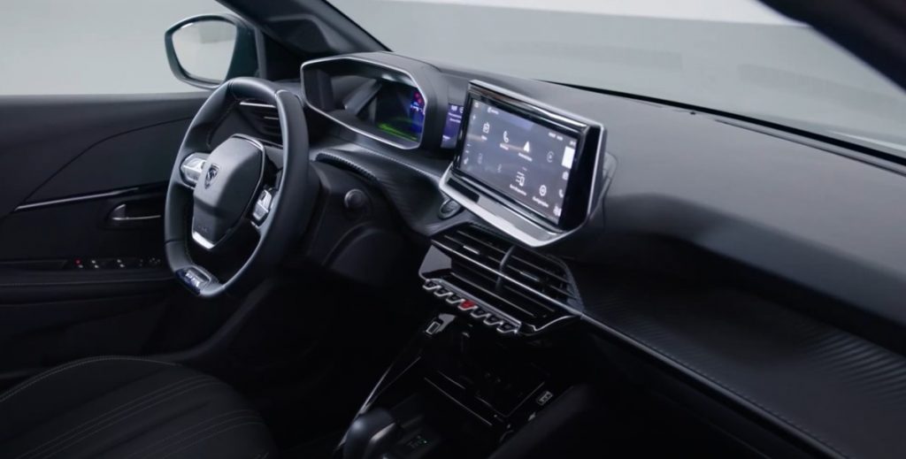 Peugeot i-Cockpit, que oferece uma posição de condução com volante compacto
