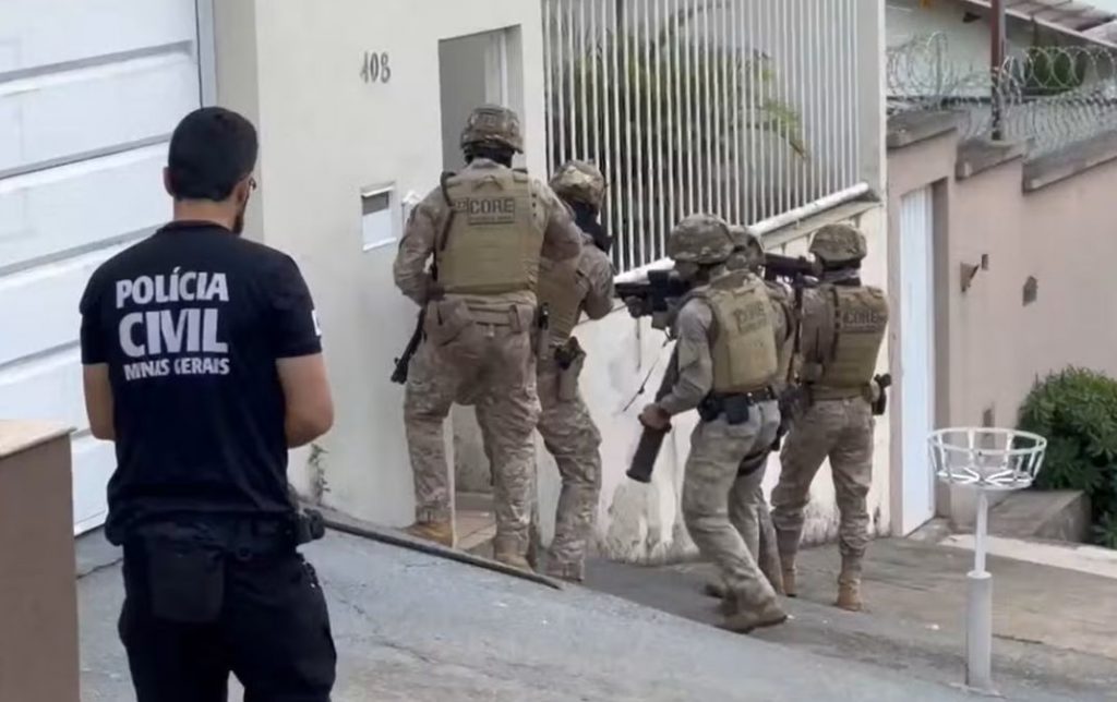Operação da Polícia Civil de Minas Gerais, em Poços de Caldas.