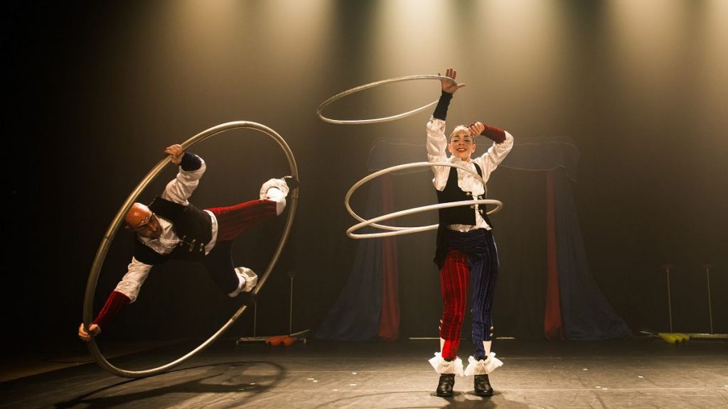 Artistas circenses.
