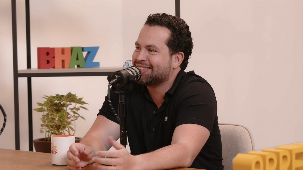 Vitoriano Dornas Neto é o oitavo convidado do podcast Arreda Pra Cá (Reprodução/Youtube)