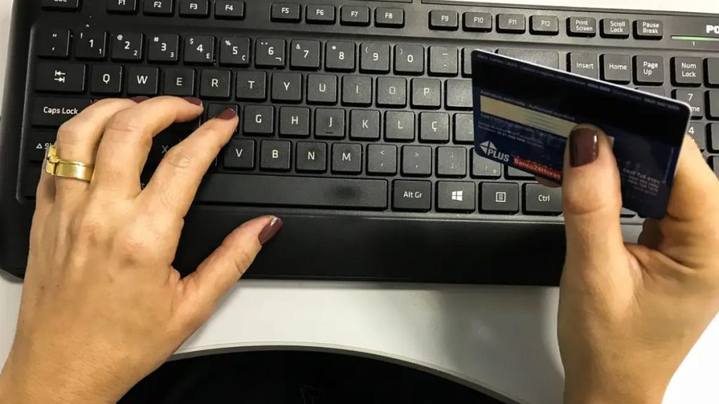 COMPRAS ONLINE (Marcello Casal Jr/Agência Brasil)