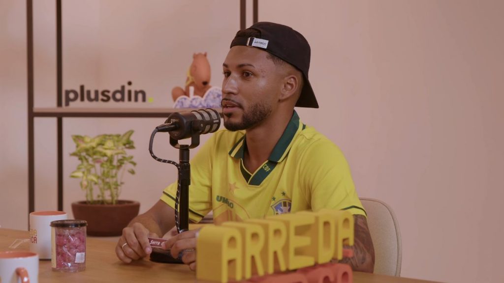 Colé Markin é o último convidado da terceira temporada do podcast Arreda Pra Cá (Reprodução/Arreda Pra Cá)