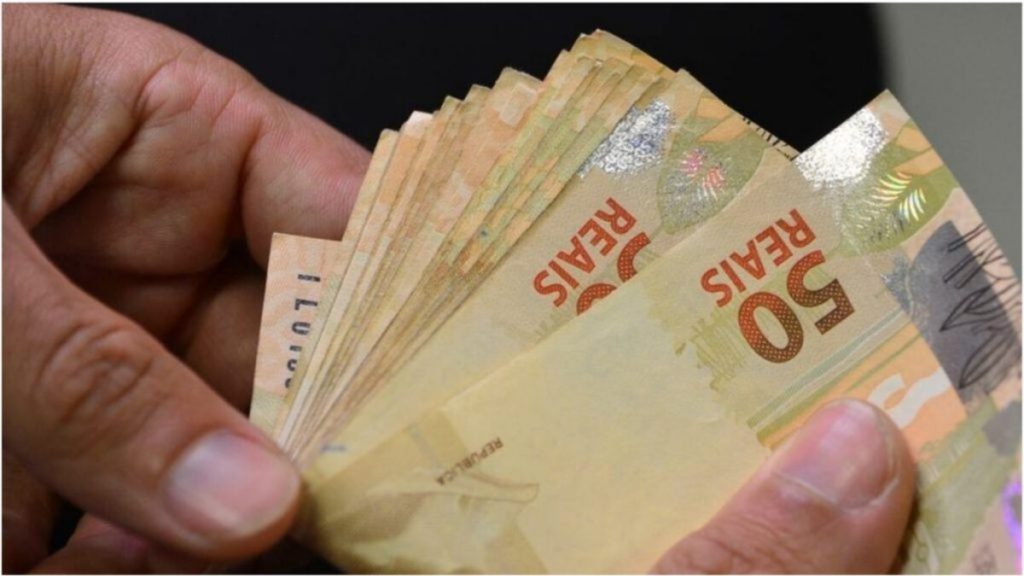 Automóvel novo, seguro de veículos e dentista pressionam prévia da inflação em BH