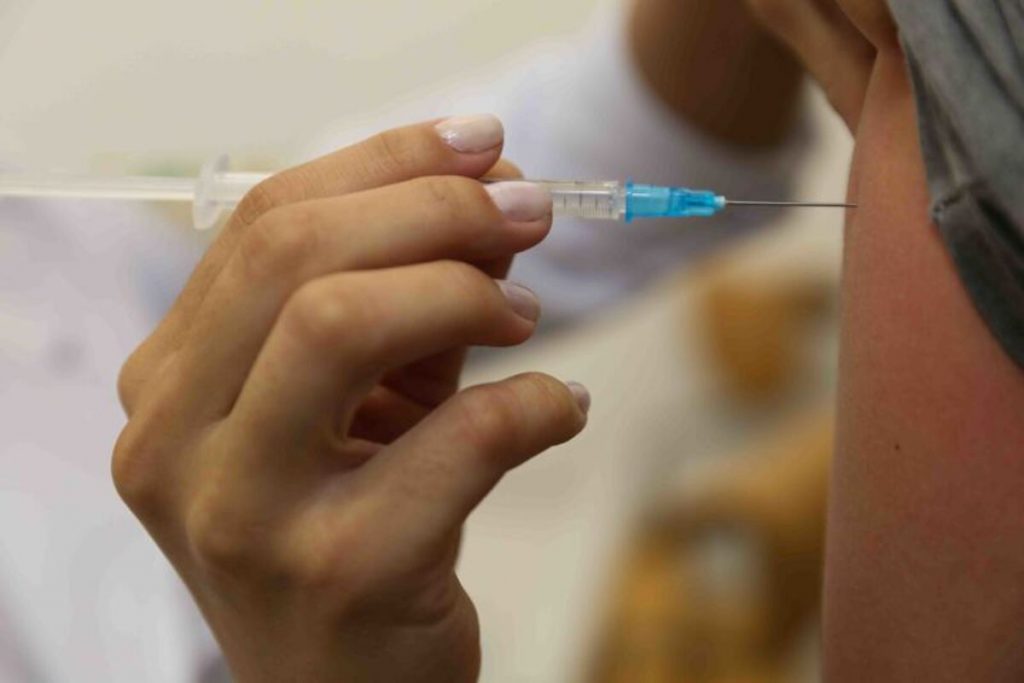 Governo de Minas amplia vacinação contra gripe para população acima de seis meses