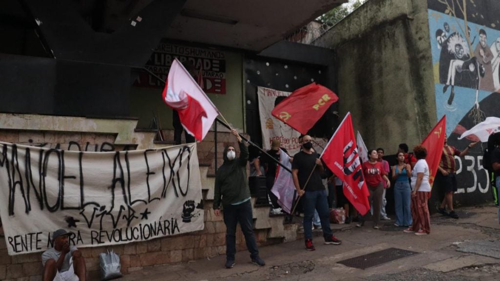 manifestantes ocupam dops bh