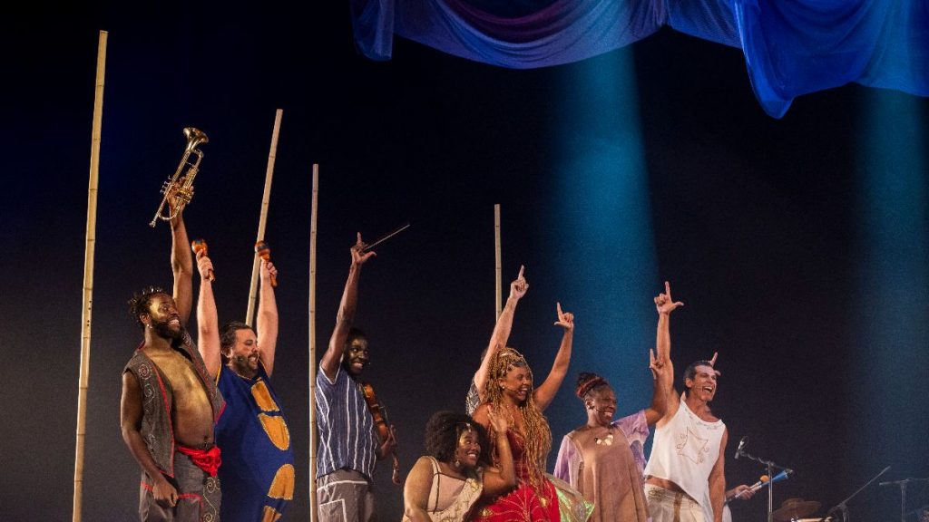 Musical "Viva o Povo Brasileiro"