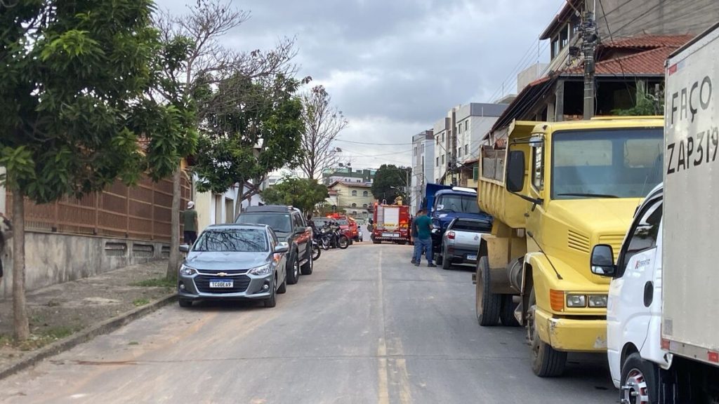 Barranco cai sobre trabalhador no Barreiro em BH