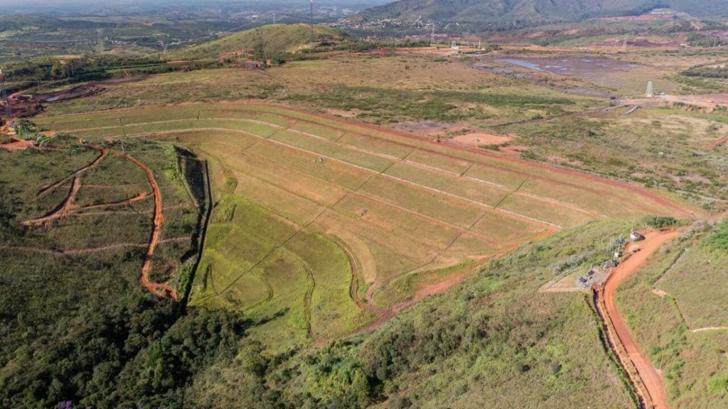 Minas Gerais barragens risco