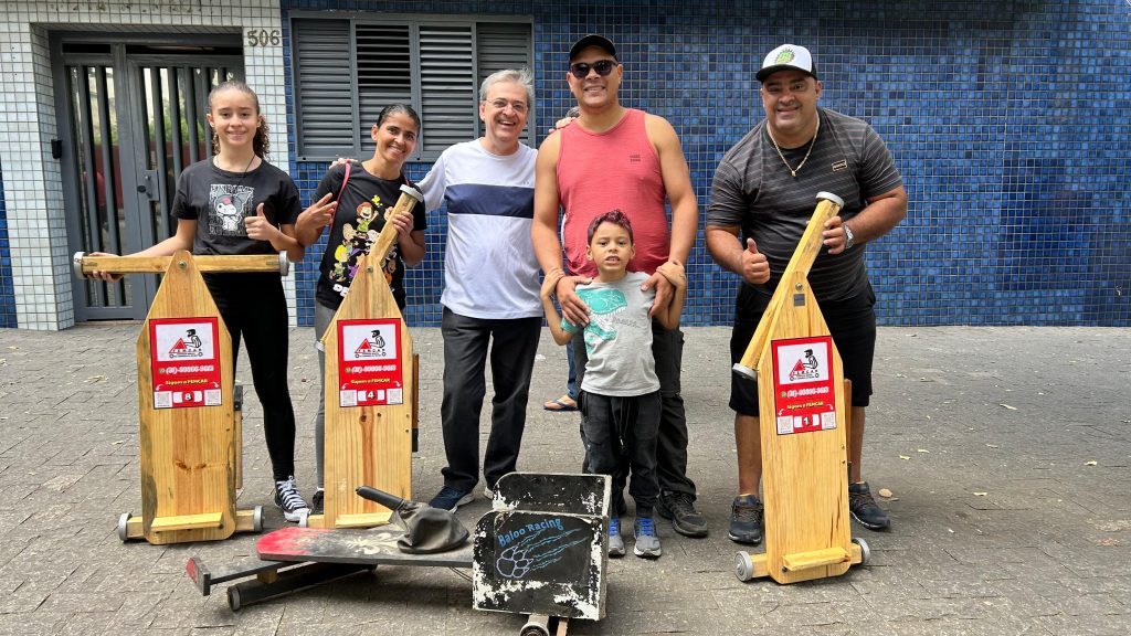 Corrida de carrinho de rolimã na Savassi