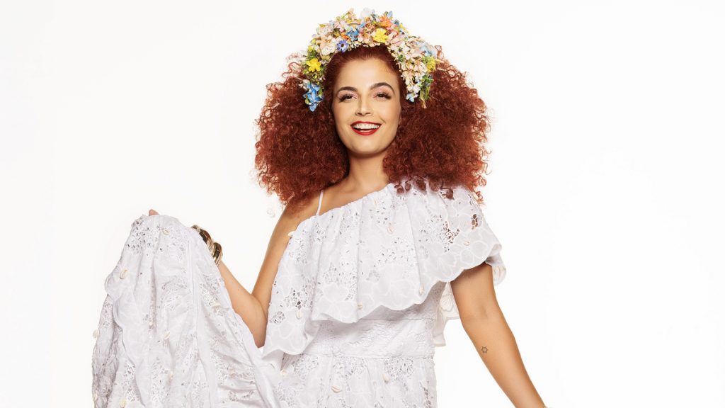 Emanuelle Araújo apresenta peça sobre Clara Nunes em BH