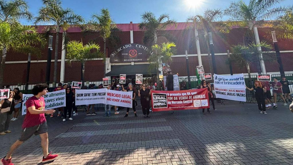 Protesto contra venda de animais no Mercado Central