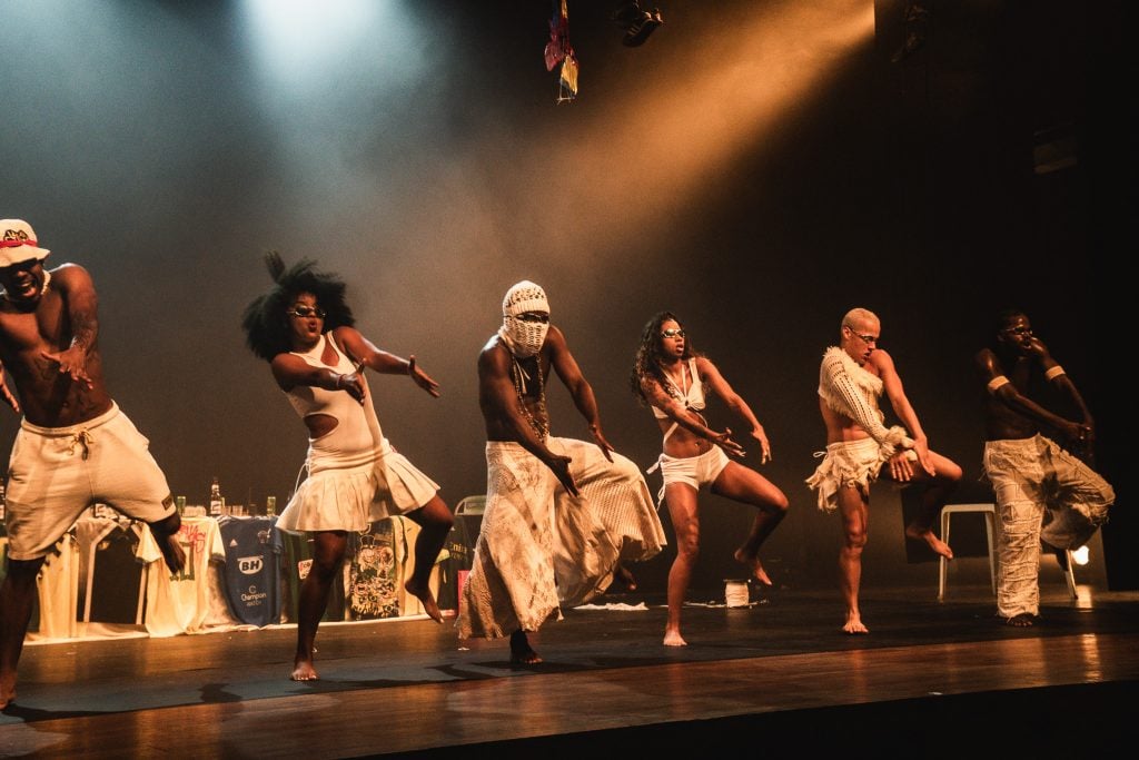 Cia da Favelinha apresenta espetáculo e participa de disputa de dança neste fim de semana em BH