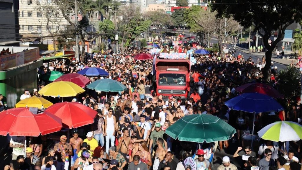 parada orgulho lgbt+ contagem