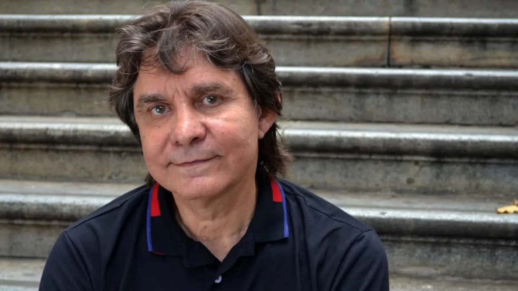 Lô Borges segue internado no CTI em BH e sem previsão de alta, diz família