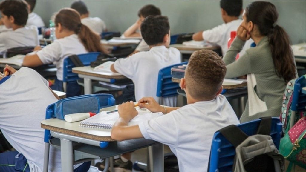 BH sanciona lei para climatização sustentável com ar condicionado nas escolas municipais
