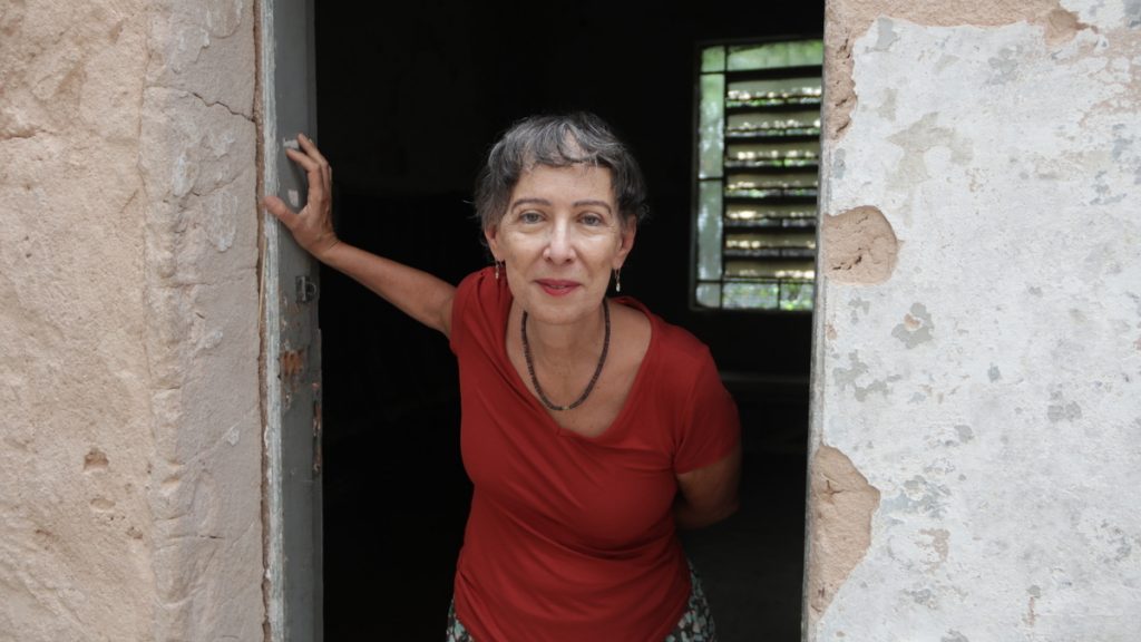 Rosaly Senra lança livro sobre o bairro Santa Efigênia em BH