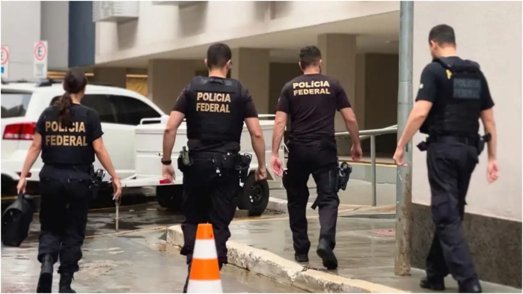 PF cumpre mandados contra seis médicos suspeitos de usarem 'laranjas' em provas de exame nacional