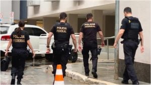 PF cumpre mandados contra seis médicos suspeitos de usarem 'laranjas' em provas de exame nacional