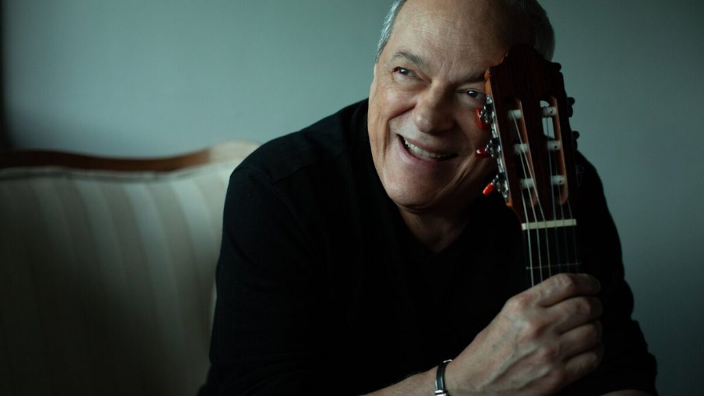 Toquinho apresenta show de turnê que celebra 60 anos de carreira em BH