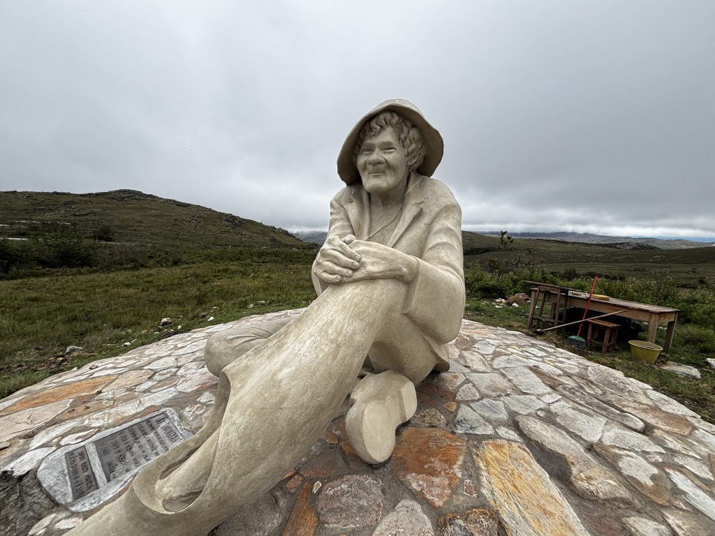 estátua do Juquinha na serra do cipó