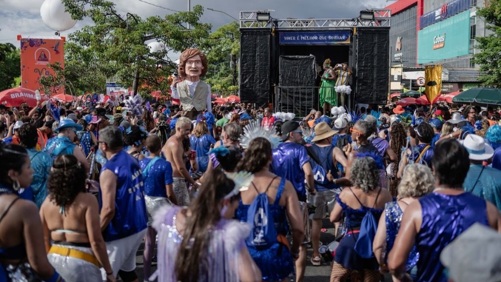 Bloco Volta Belchior faz ensaio aberto de Carnaval no Santa Tereza, em BH, neste domingo