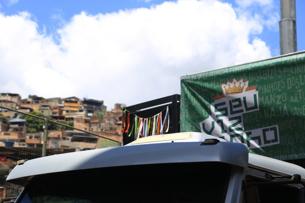 FOTOS: Bloco Seu Vizinho celebra cultura afromineira em cortejo com Sérgio Pererê