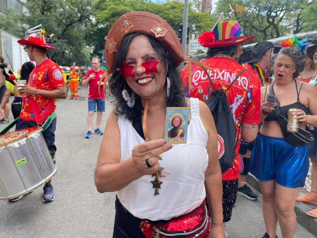 Cortejo 2026 do Samba do Queixinho faz homenagem ao cinema