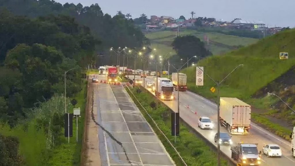 BR-381 interditada entre bh e sp