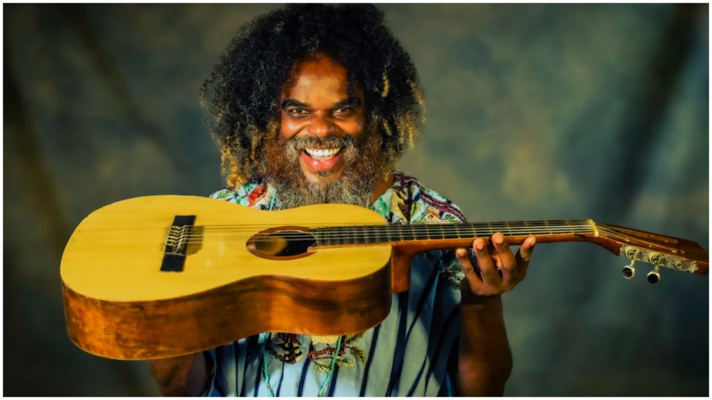 Tom Nascimento celebra 25 anos de carreira com show em BH