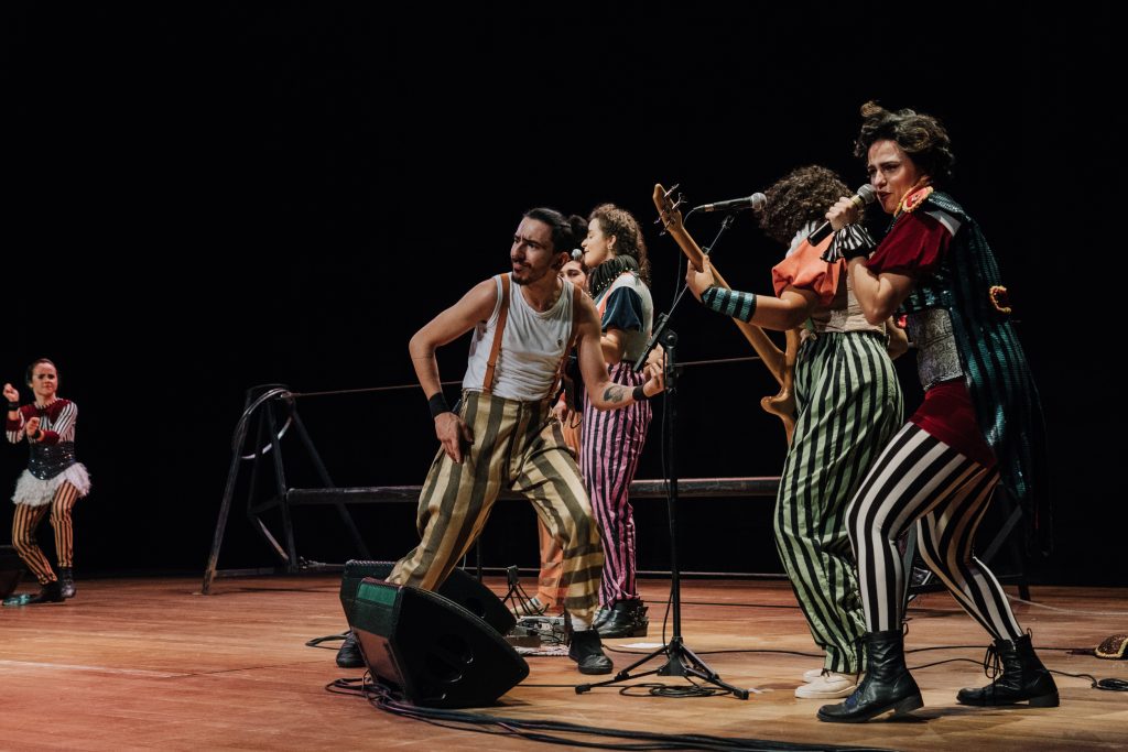 Teatro em Movimento leva espetáculo infantil à Praça Floriano Peixoto, em BH