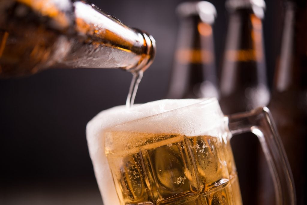 UFMG busca adolescentes para pesquisa sobre consumo de álcool; saiba como participar