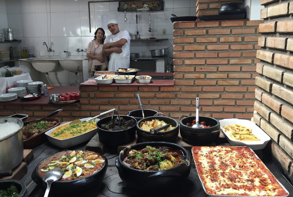 Dona Luzia Casa de Vó