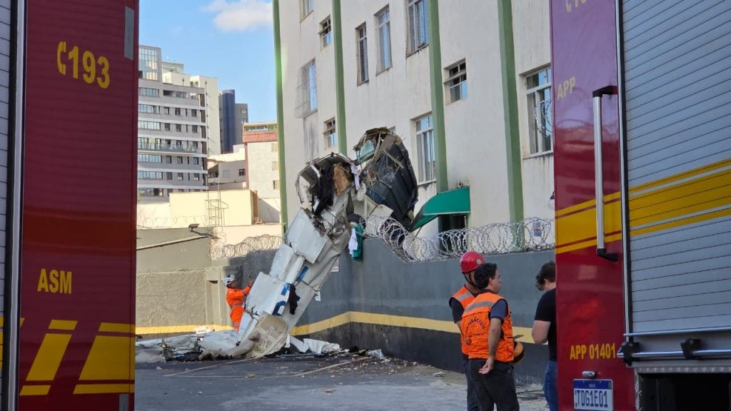 Policial que mora em prédio atingido por avião em BH liderou evacuação