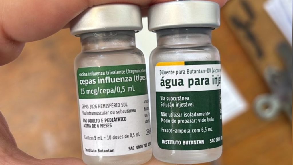 Pacientes recebem dose de água destilada no lugar de vacina contra a gripe, em Bambuí