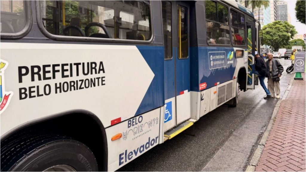 ônibus 4501 4802A 8205de mudam itinerário BH