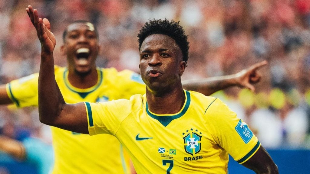 Vini Jr com a camisa da seleção brasileira na Copa do Mundo