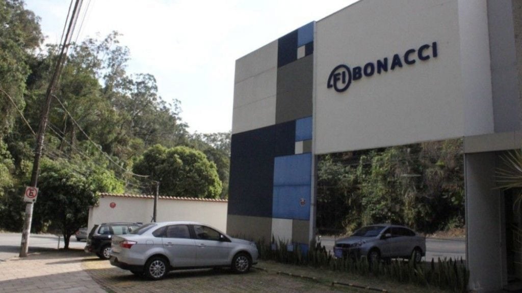 Minas Gerais tem oito escolas entre as 50 melhores do Brasil no Enem 2025