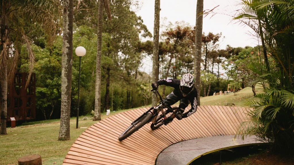 parque do palácio bike pump track