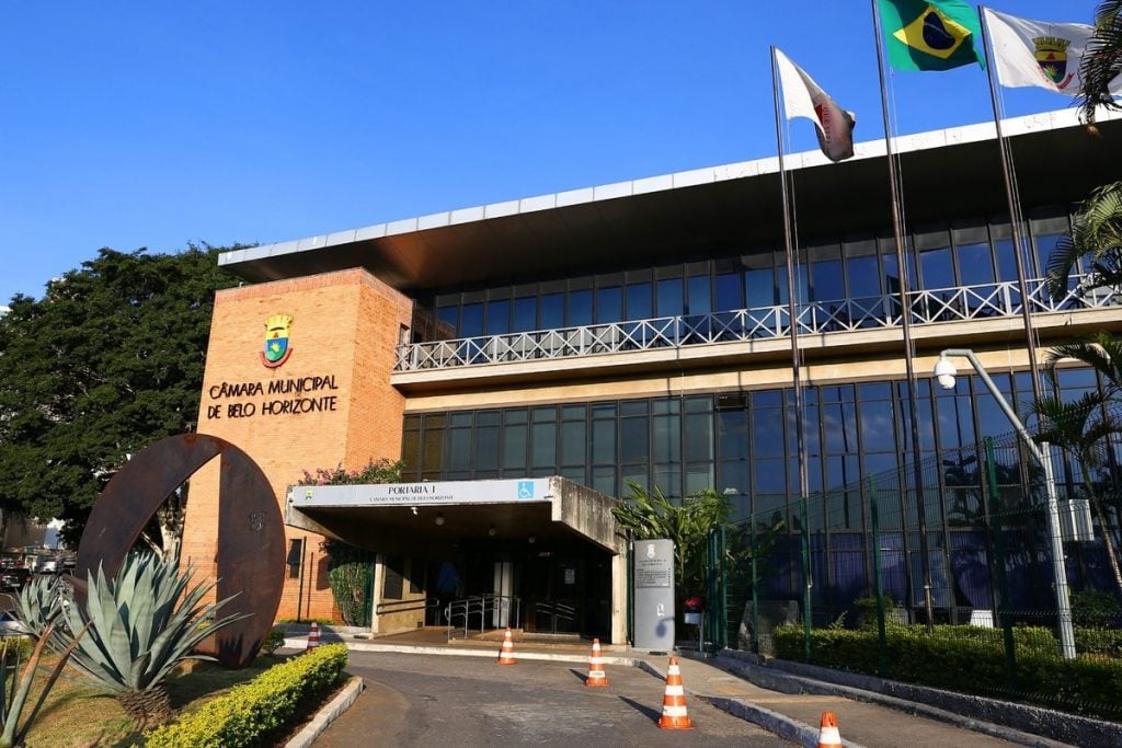 Prefeito de BH veta multa de R$ 1,5 mil para porte ou uso de drogas em espaços públicos