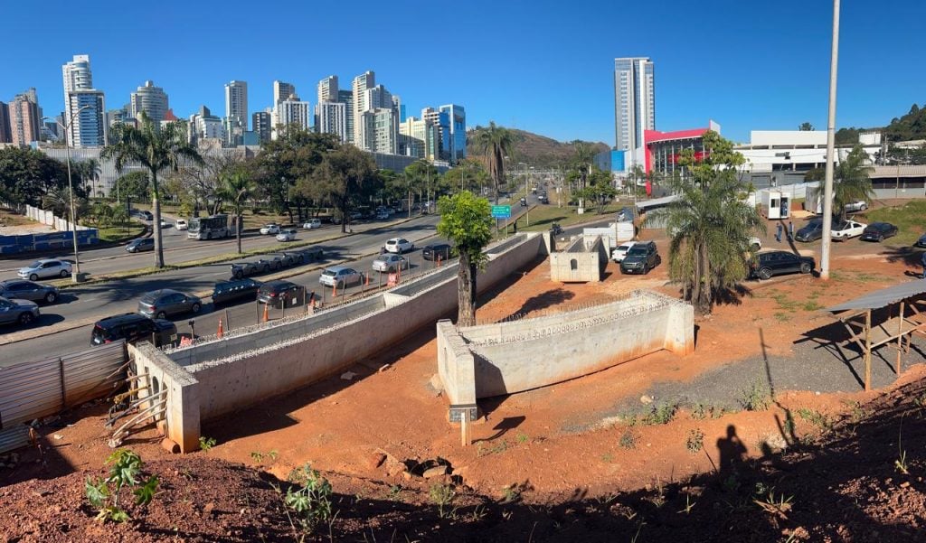 Obras no Trevo do Belvedere são retomadas em BH
