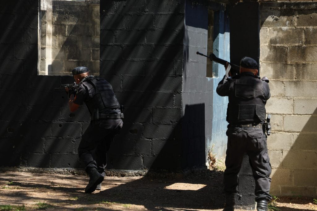 As discussões sobre segurança pública no Brasil costumam ser pautadas pela urgência dos indicadores de violência, mas raramente se debruçam sobre a gestão financeira que sustenta essas políticas.