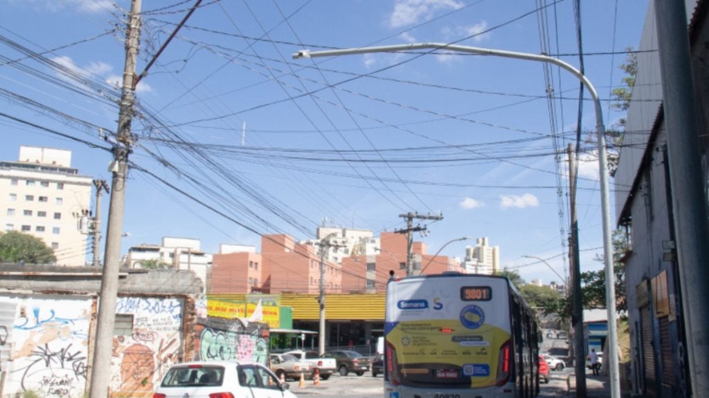 BH irá instalar 1,5 mil semáforos inteligentes em vias de grande fluxo de trânsito até dezembro