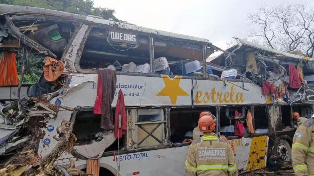 acidente ônibus petrópolis