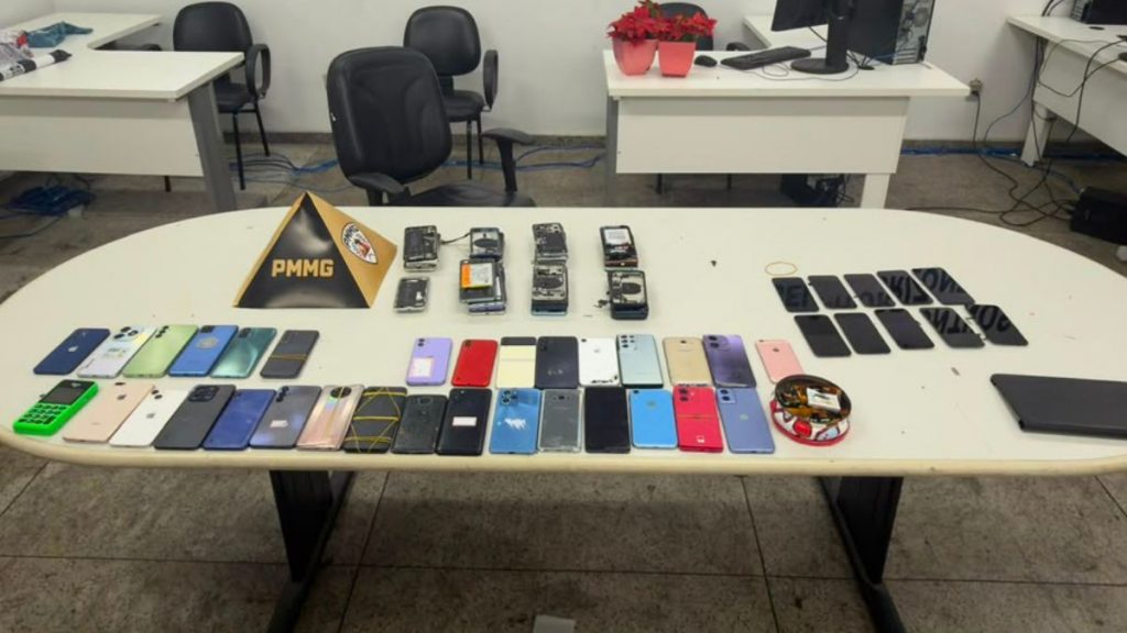 Homem é preso com mais de 70 celulares furtados em BH